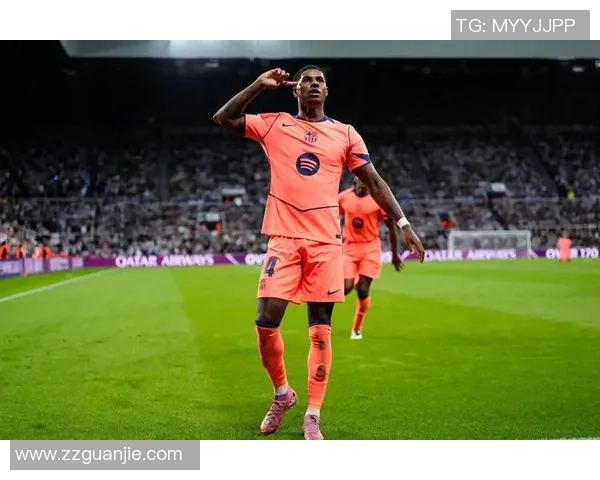 世体：佩德里未参与合练无缘对阵切尔西，拉什福德、德容将回归